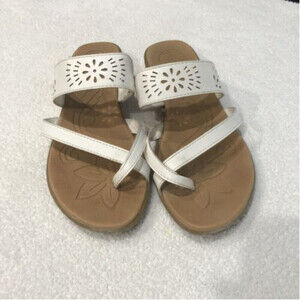 BOC Women’s White Leather Thong Sandal 10